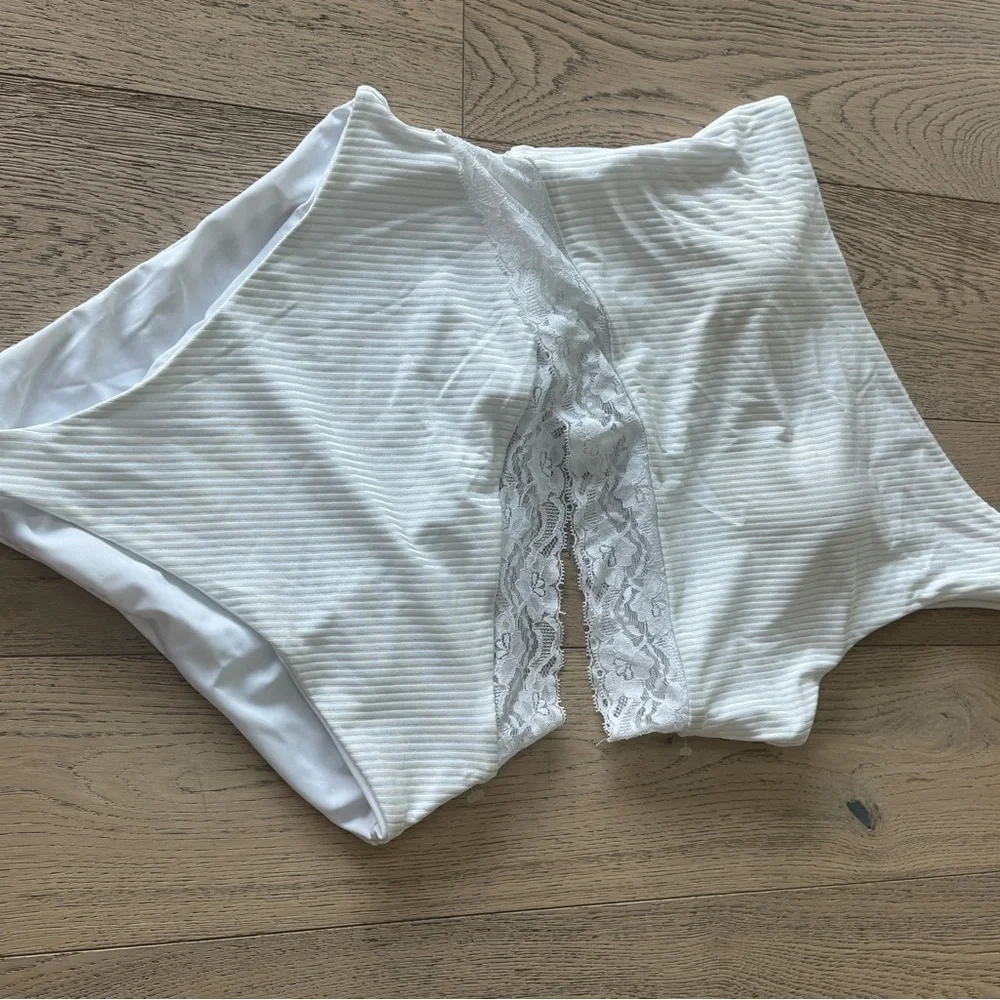 BEACH RIOT Celine Lace One-Piece White Swimsuit Xl